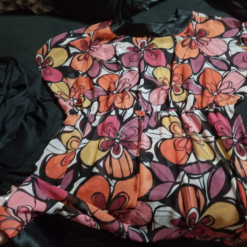 Dress - Picture 3 of 5